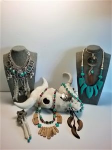 Kelly & Claire Nahwegahbow, The Beading Drum Jewelry, beadwork, jewelry, leatherwork, workshops, Indigenous Artist, First Nations, Indigenous Arts Collective of Canada, Pass The Feather