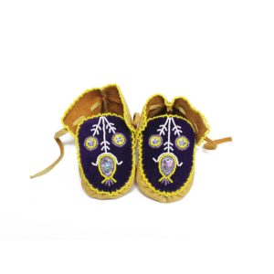 Marlana Thompson, Indigenous artist, beader, bead work, jewellery, moccasins, sewing, regalia, ribbon skirts, first nations, indigenous arts collective of canada, pass the feather.
