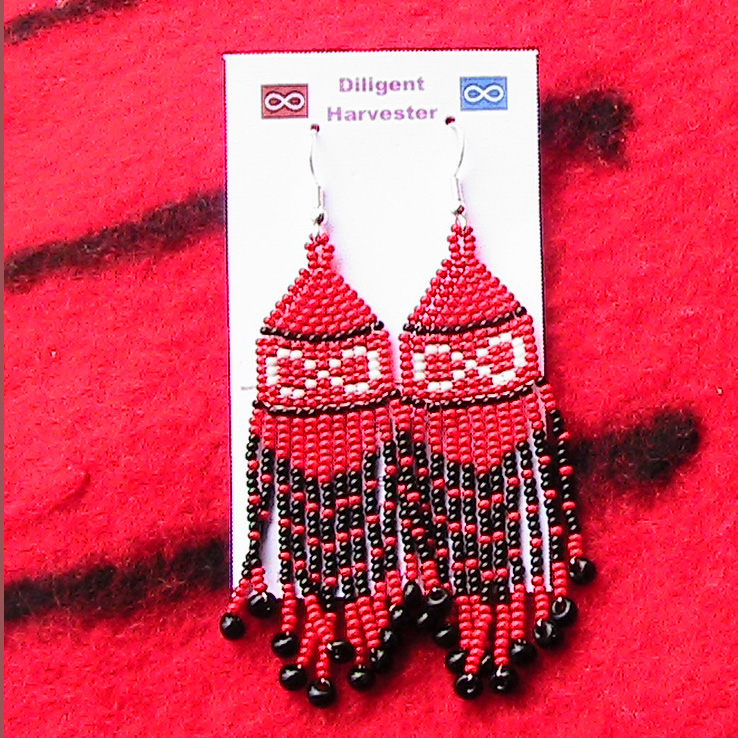 Theresa Buker, beadwork, jewelry, Indigenous Artist, First Nations, Indigenous Arts Collective of Canada, Pass The Feather