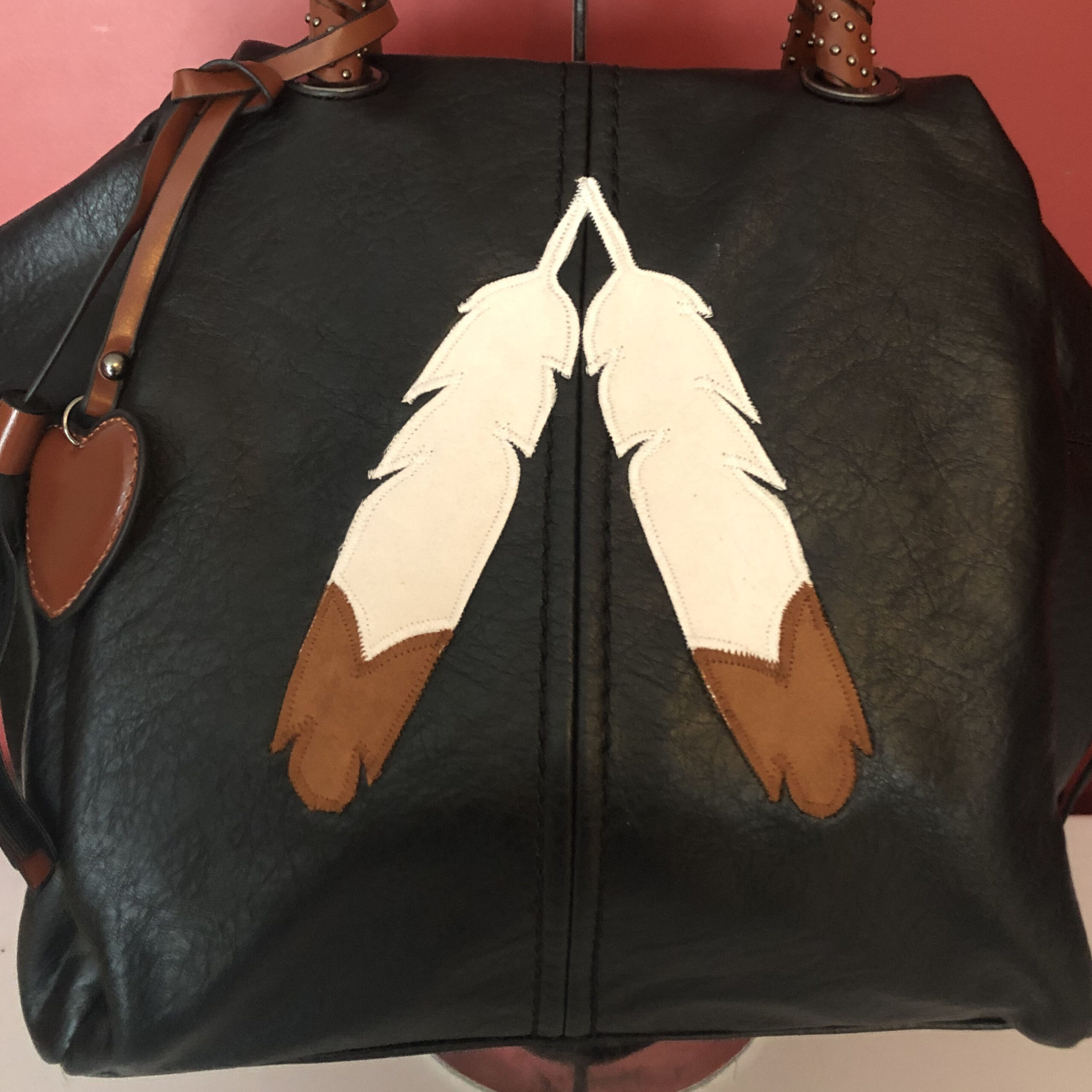 Tammy Beauvais, Apparel & Clothing, bags, accessories, Indigenous Artist, First Nations, Indigenous Arts Collective of Canada, Pass The Feather