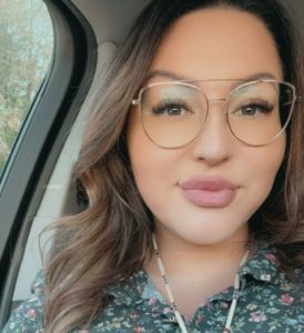 Ashley Thompson | Kahionhatatie Beadwork - profile