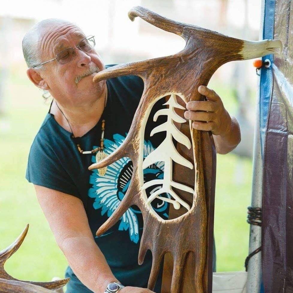 Dave Farnham, sculptor, Indigenous Artist, First Nations, Indigenous Arts Collective of Canada, Pass The Feather