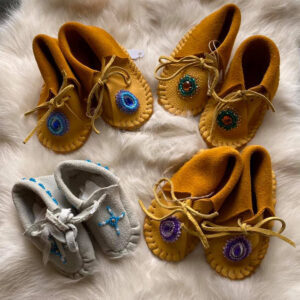 Joann Swamp, leatherwork, moccasins, beadwork, jewlery, crafts, Indigenous Artist, First Nations, Indigenous Arts Collective of Canada, Pass The Feather