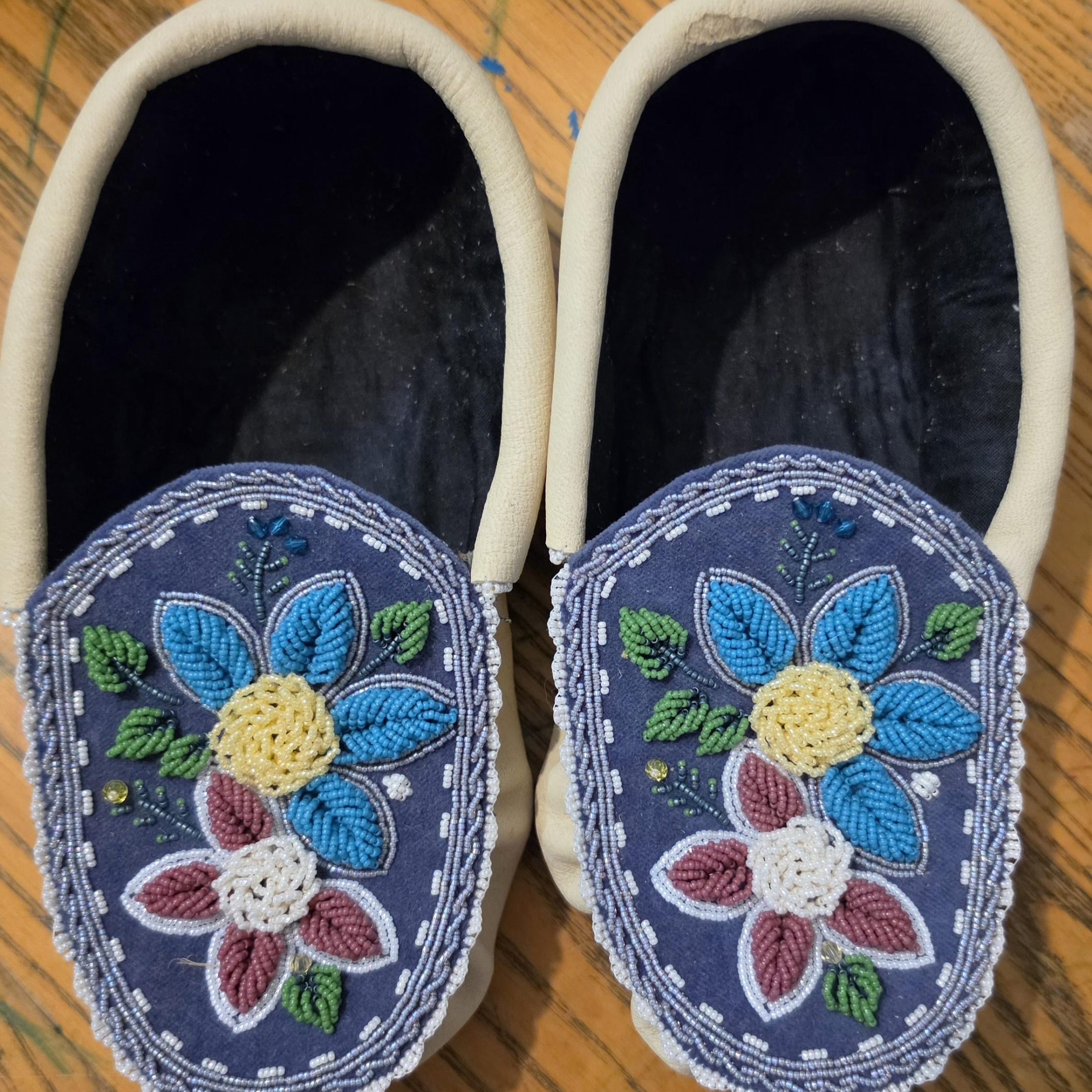 Shannon Cross-Cross Beads Designs-Moccasins-Raised beadwork-close