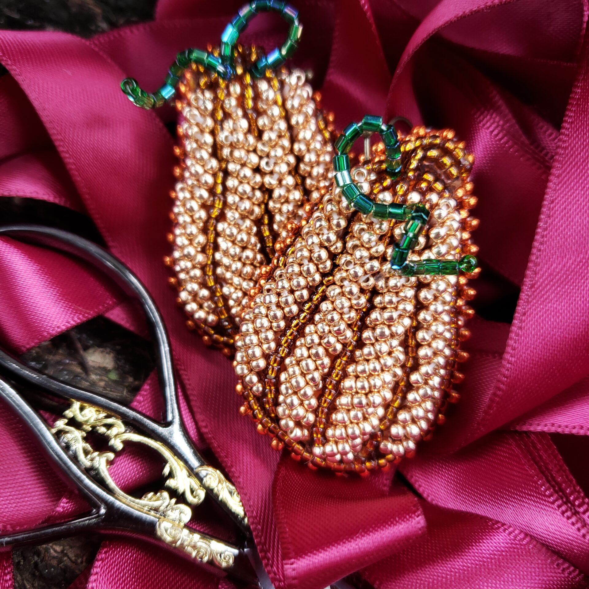Laurel Thomas, Beadwork, Moccassins, Jewelry, Indigenous Artist, First Nations, Indigenous Arts Collective of Canada, Pass The Feather