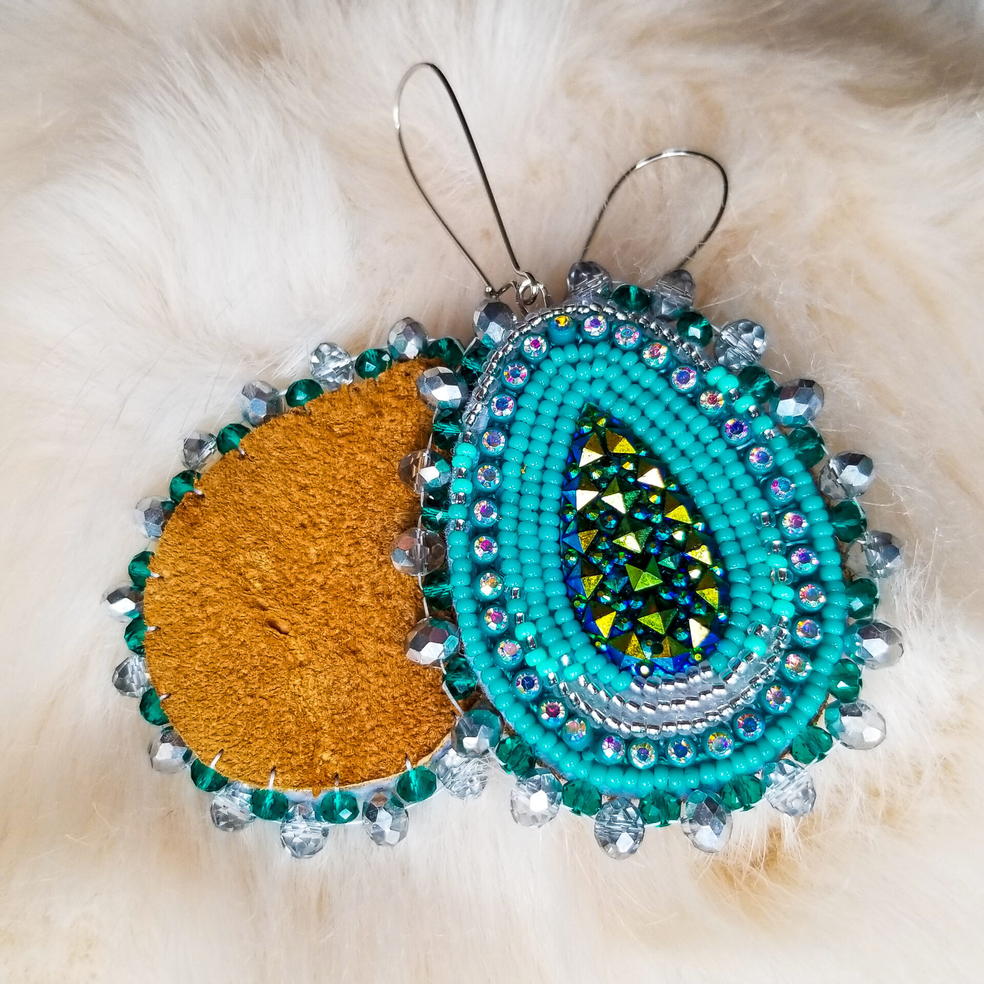 Ashley Clark, Jewelry, Beadwork, Indigenous Artist, First Nations, Indigenous Arts Collective of Canada, Pass The Feather