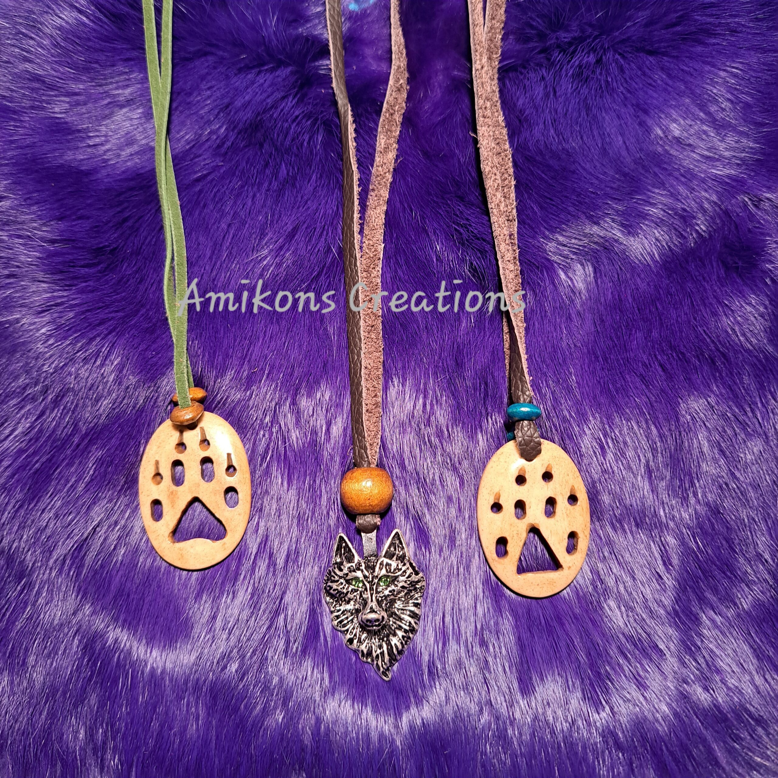 Amikons-Creations_wolf-necklaces