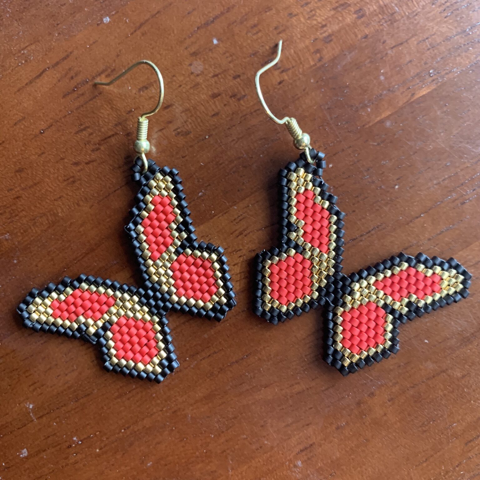 Brye Robertson, beadwork, beader, sewing, covid-19 masks, Indigenous Artist, First Nations, Indigenous Arts Collective of Canada, Pass The Feather