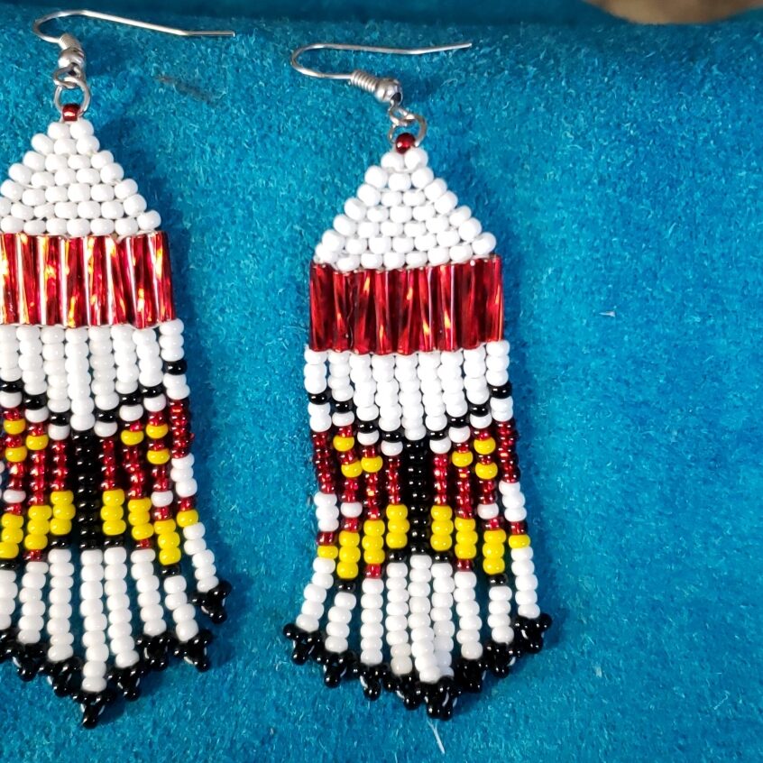 Melanie Ross, beadwork, beading, jewelry, Indigenous Artist, First Nations, Indigenous Arts Collective of Canada, Pass The Feather