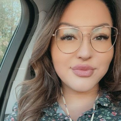 Ashley Thompson | Kahionhatatie Beadwork - profile