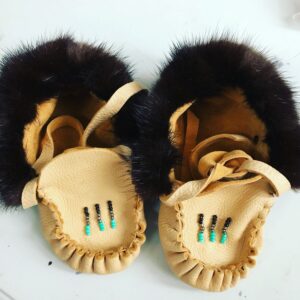 Tonya lee, leatherwork, Moccasins, dreamcatchers, medicine bags, crafts, Indigenous Artist, First Nations, Indigenous Arts Collective of Canada, Pass The Feather